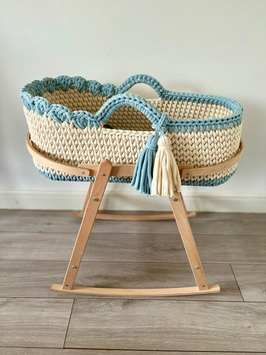 Crochet Moses Basket with Shell Edging